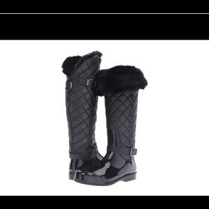 Beautiful Michael Kors Snowboots
